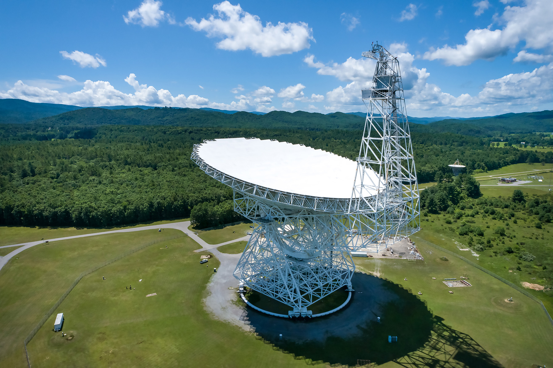 El radiotelescopio de Green Bank, Virginia Occidental, donde Frank Drake realizó el Proyecto Ozma en 1960